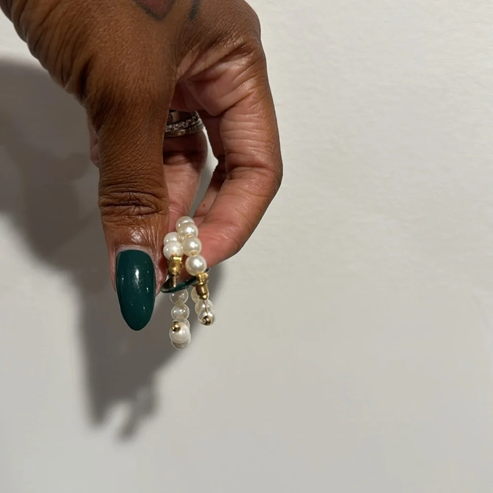 FAUX PEARL HOOPS - Picture 4 of 4